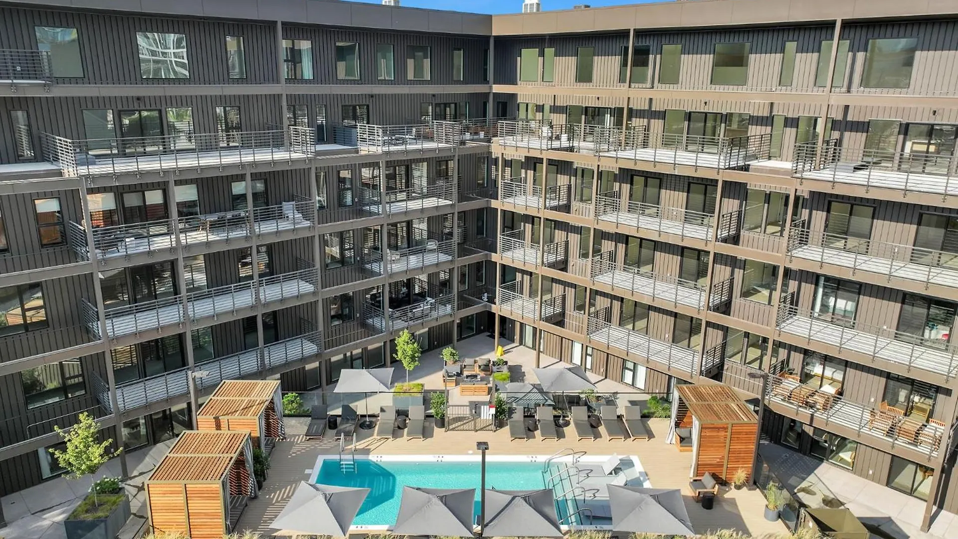 Walk To Broadway, Pool, Gym, Parking At Cowboys & Playboys In Downtown Nashville 0*,
