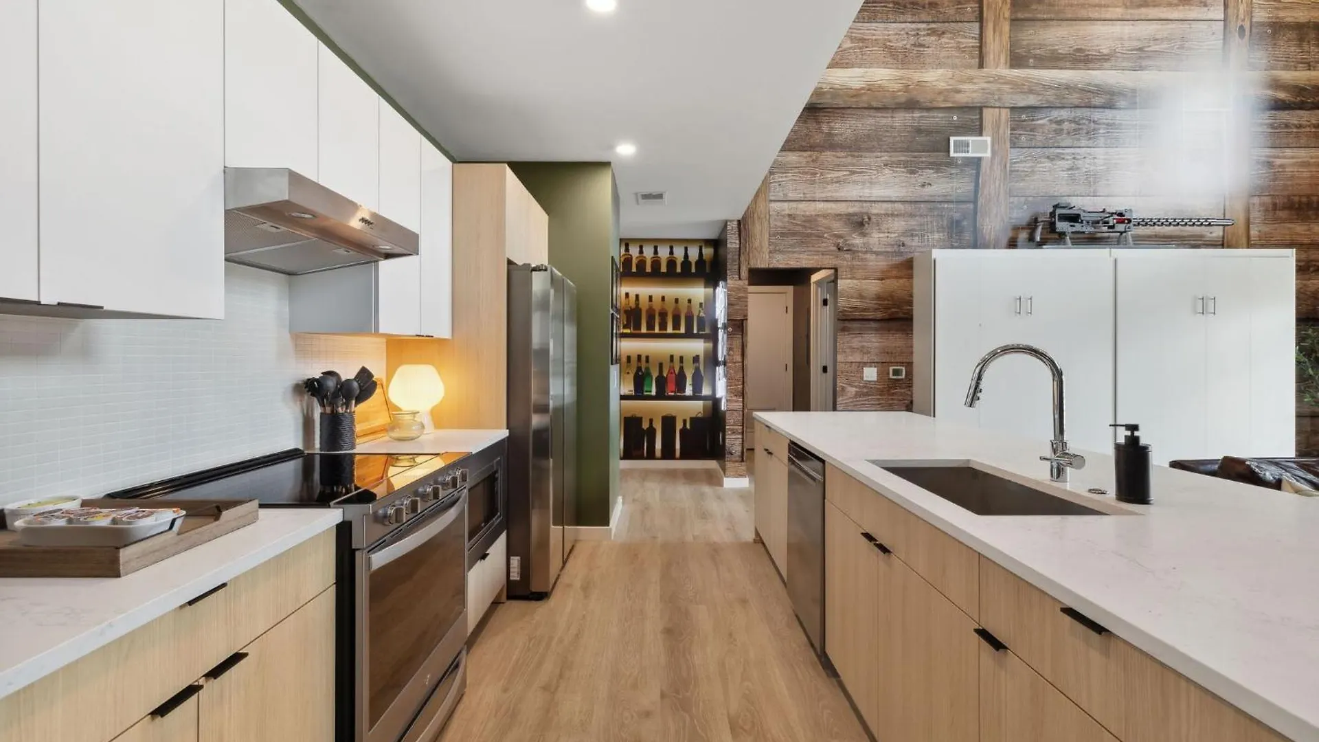 Walk To Broadway, Pool, Gym, Parking At Cowboys & Playboys In Downtown Nashville 0*,  United States